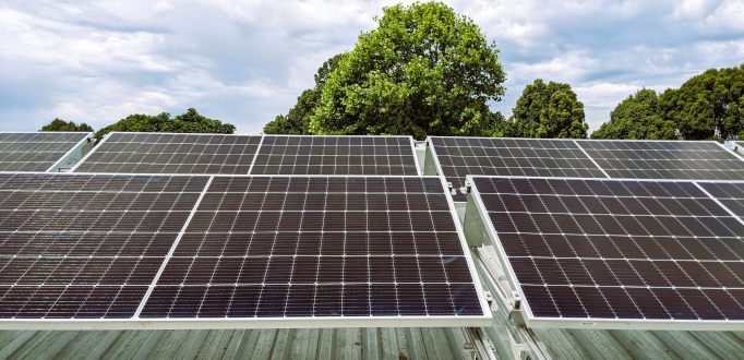 Rooftop solar array at Gillitts Squash Club
